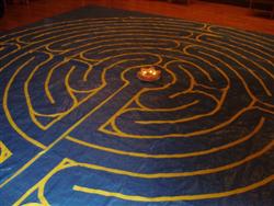 Labyrinth aus Plastikfolie