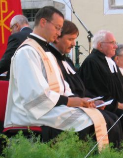 Kaplan Peter Schipka beim Festgottesdienst im September 2003 anlässlich 1100 Jahre Mödling
