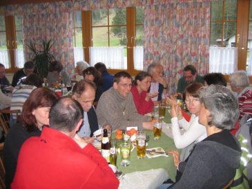 Abendessen im Furtnerhof auf der Haselrast - Fuwallfahrt nach Mariazell 2008  Pfarre St. Othmar in Mdling