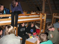 Jugend im Lager des Alpengasthofs Gruber am Gscheid  <> Fusswallfahrt nach Mariazell 2009  Pfarre St. Othmar in Mdling
