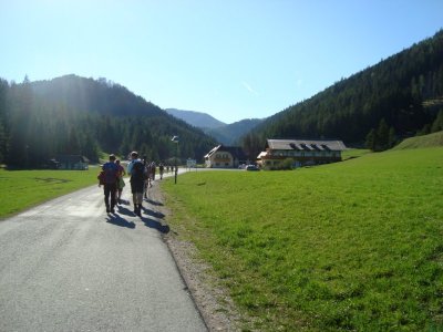 ZUM VERGRSSERN DRAUFKLICKEN - Fusswallfahrt nach Mariazell 2012  Pfarre St. Othmar in Mdling