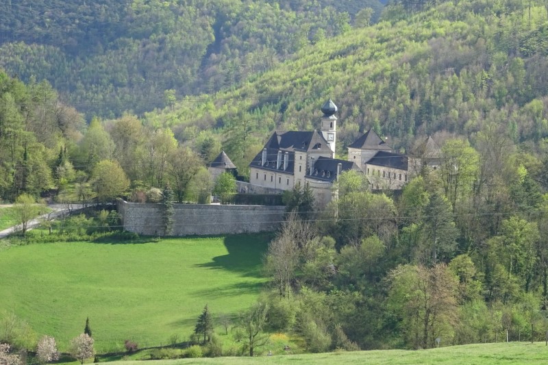 Burg und Kirche Neuhaus